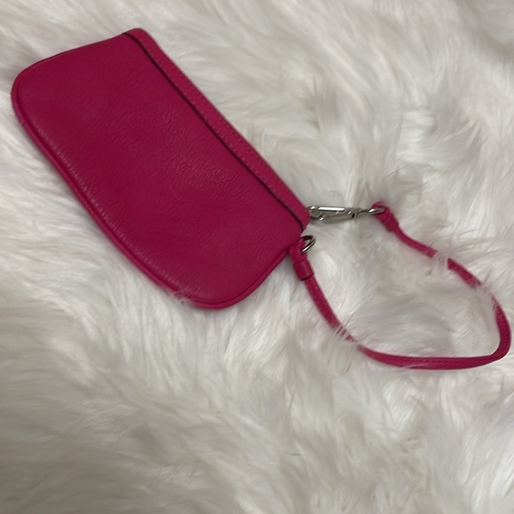 NWOT Hot Pink Calvin Klein Leather Wristlet D1 - Picture 4 of 7